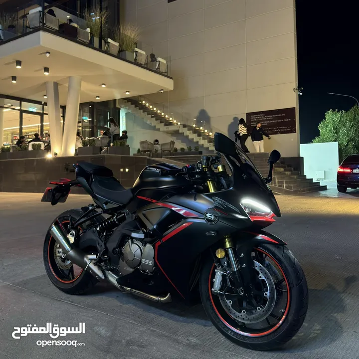 للبيع فقط QJ MOTOR SRK 600RR 2023 بحالة الوكالة