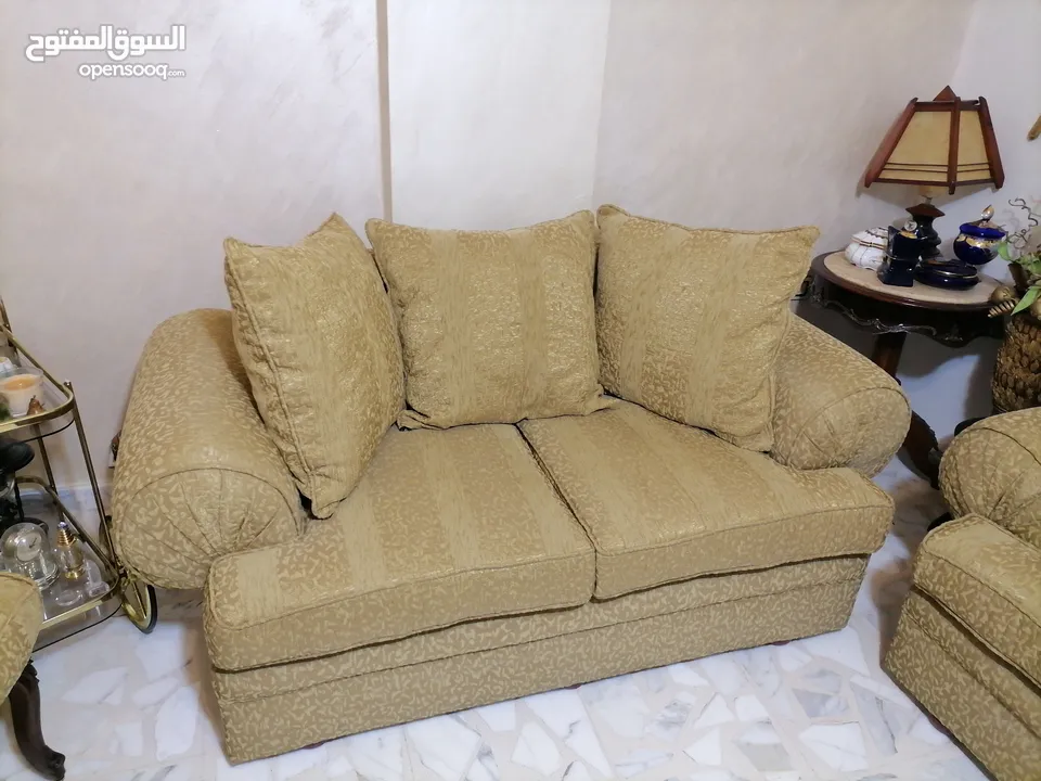 طقم كنب تسع مقاعد