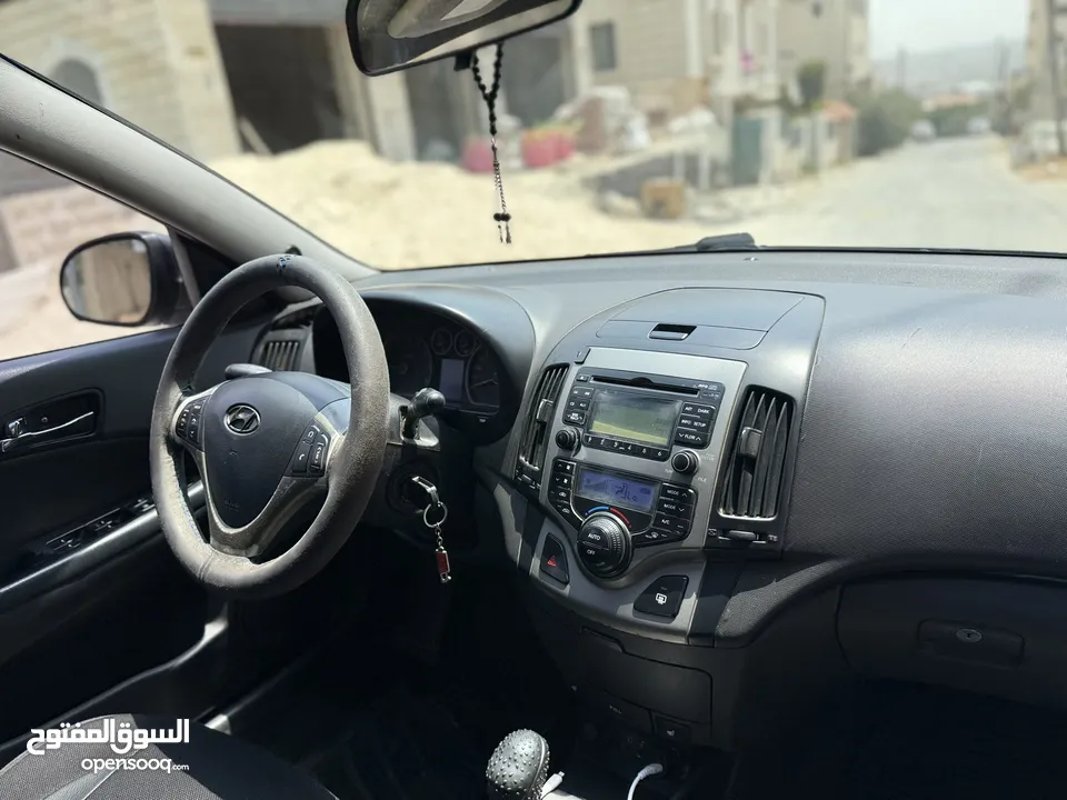 HYUNDA I30  2009 بسعر حرق ع الكاش فل مع فتحة سقف