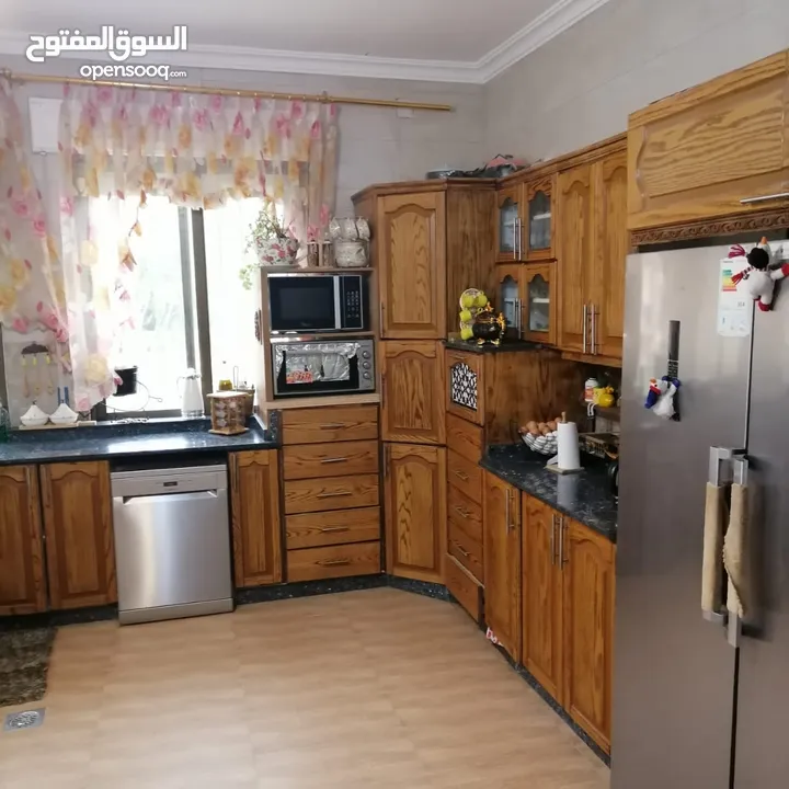 فيلا فاخرة مفروشه للايجار من المالك