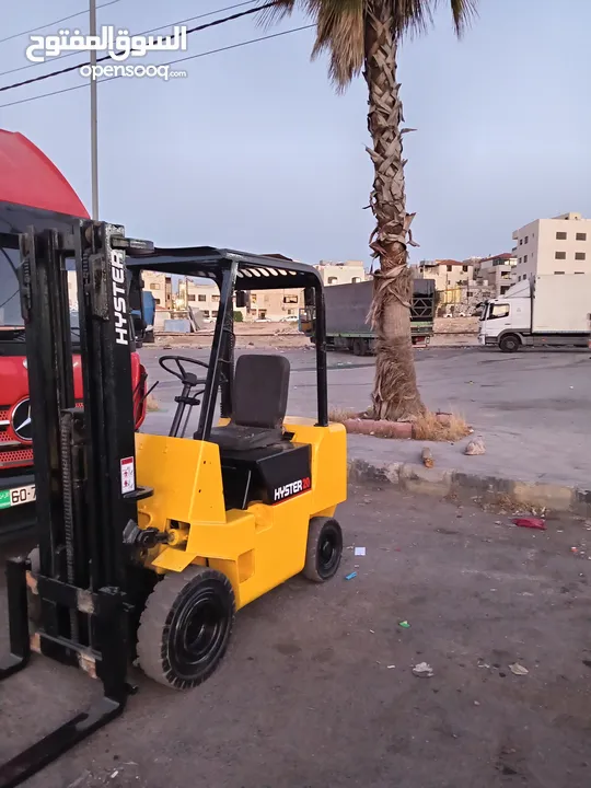 رافعات شوكية نوع هايستر ديزل حمولت 2طن جك وصط  قير اتومتك بحاله الوكاله