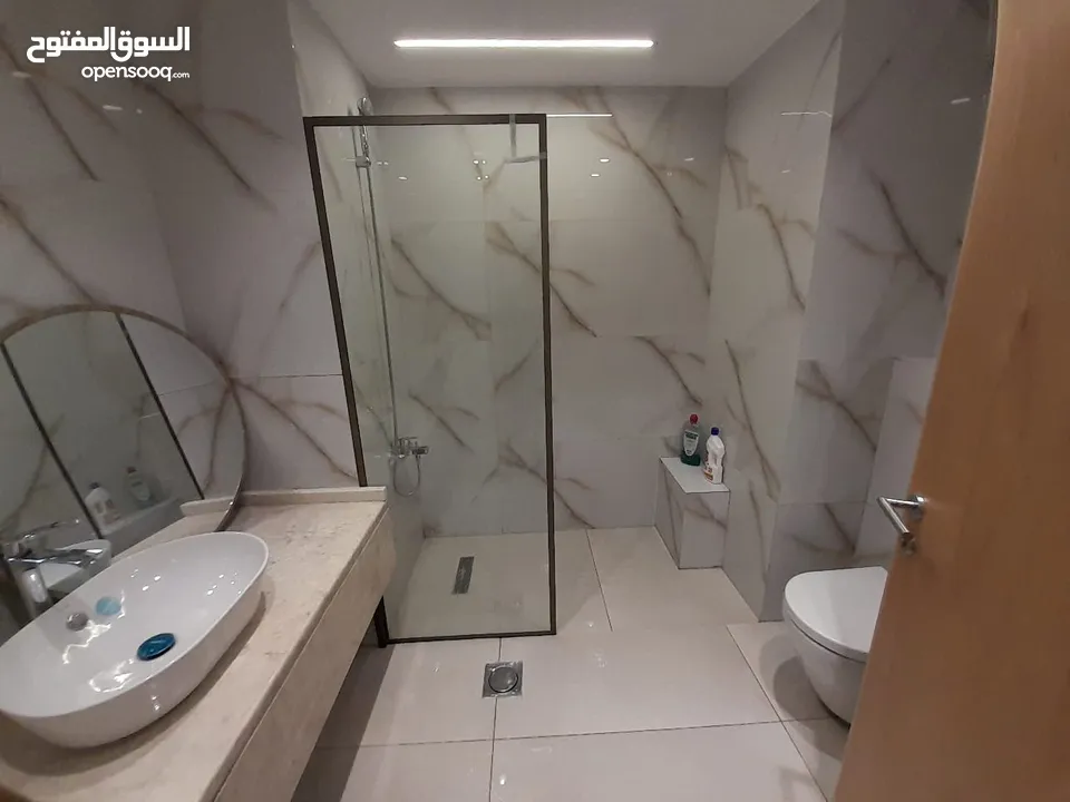 النجم اللامع لخدمات التنظيف عاملات يومي بالساعه وتنظيف بعد البناء  .. خدمة 24 ساعه ..