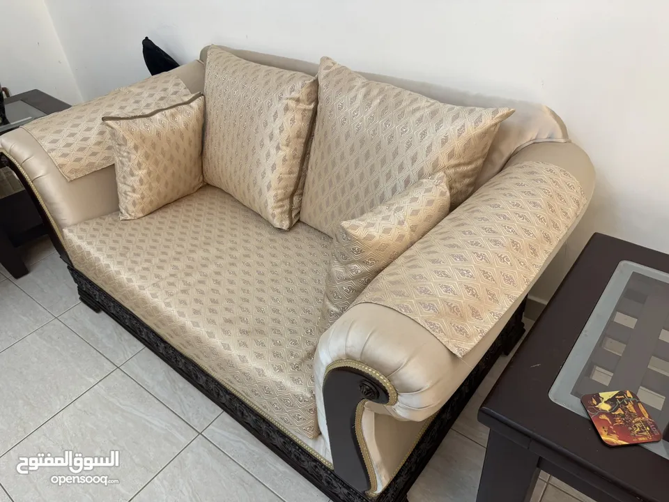فرش كنب جديد للبيع بسعر مغري جدا وسعر المتر