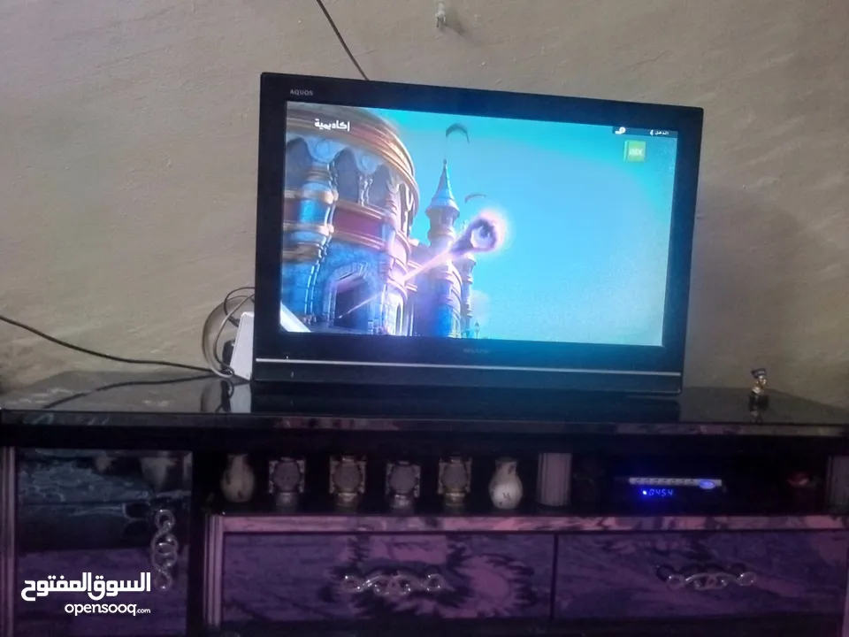 شاشه شارب 32 بوصه بحاله ممتازه وعلى الفحص