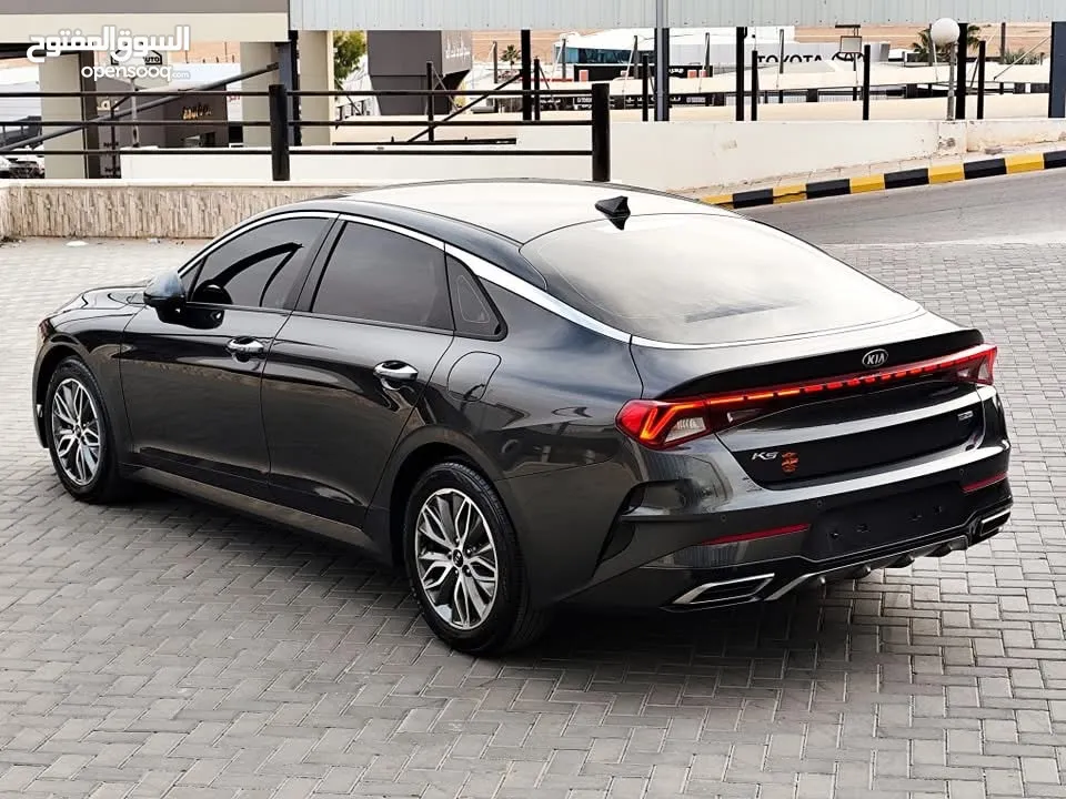 Kia k5 2021للبيع او البدل على كيا نيرو كهرباء او كونا كهرباء السيارة في حالة الوكالة