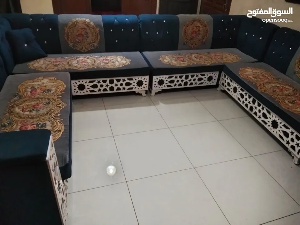 غرفة نوم وغرفة جلوس للبيع بسعر مغري للجادين فقط