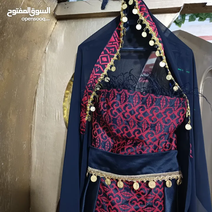 ثوب بالكلس مع طرحه وحزام