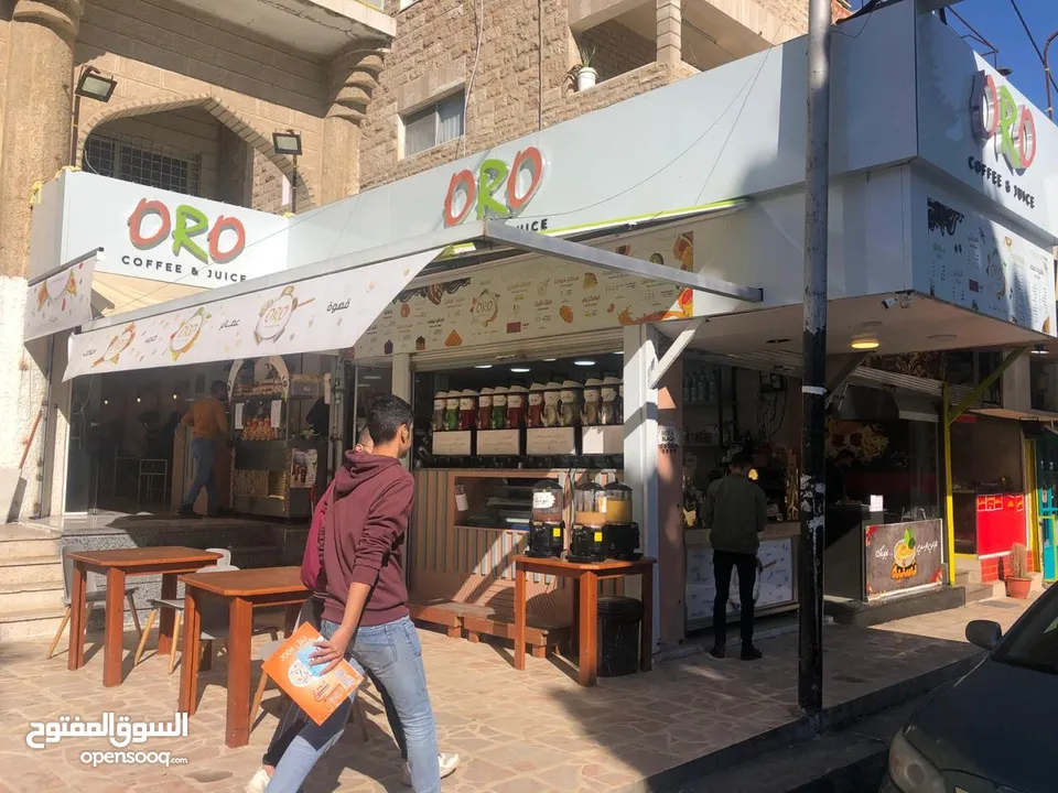 عدد محل عصير كامل متكامل  بحاله لجديد والسعر ما يرضي الله البيع كامل. كلو بحاله الجديد