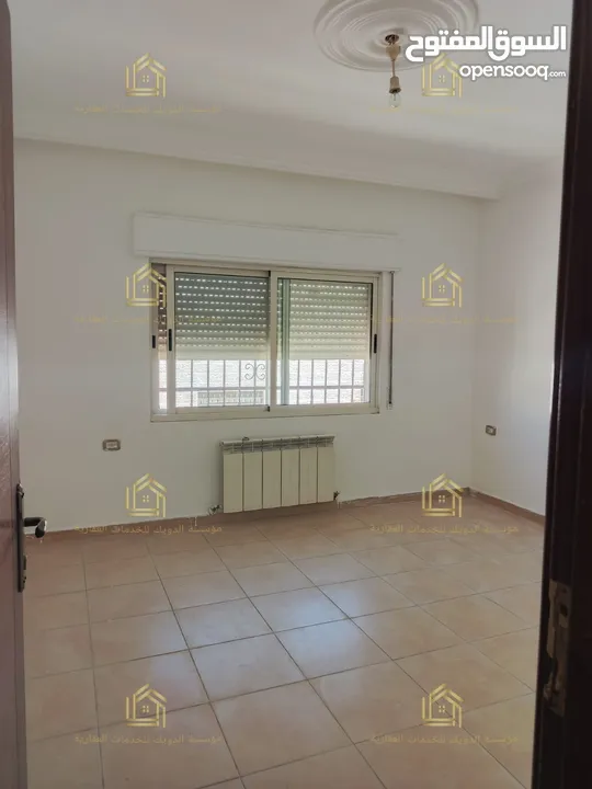 شقة مميزة - الجبيهة - 3نوم1ماستر - 220م - بلكونتين بإطلالــــه مميزة - قرب الخدمات العامة