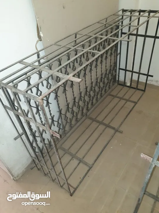 حماية للشبابيك حديدية شبه جديدة