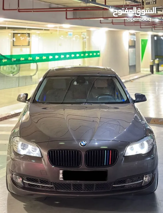 ‏‎سيارة BMW520i F10 لون نحاسي ميتالك فل الفل 2013 وارد الشركه تب نظافه