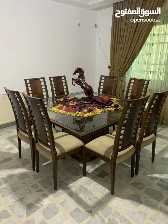 طاوله سفره للبيع حاله ممتازه جدا
