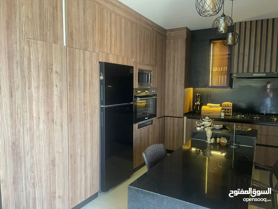 شركة MasterCraft Kitchens  لتصنيع كافة انواع المطابخ من اللامنيت او الميبل او البلوط