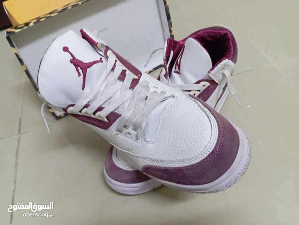 اي بوت نمرة 40.5 بس ب 11 والباقي 13