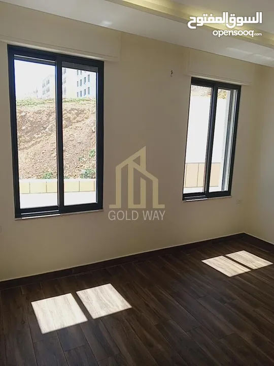 شقة مميزة للبيع طابق أول 290م في أجمل مناطق دير غبار/ ref 7012