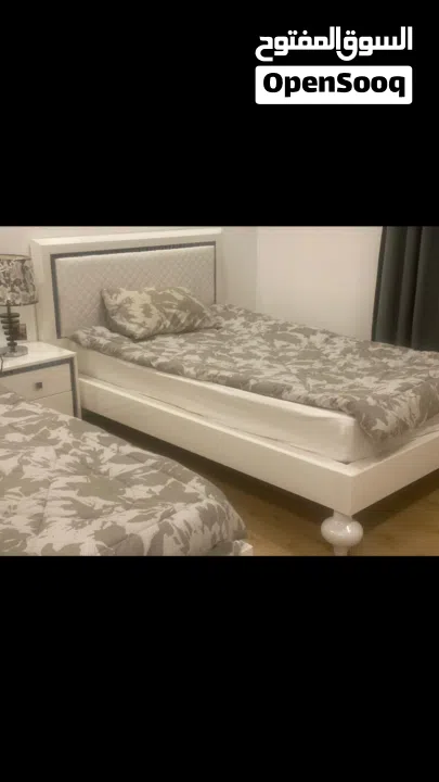 شقة فاخرة مؤثثة كامل ببرج بالجفير  تعطي اقامة دائمة للاجانب  بها كافة الامكانيات