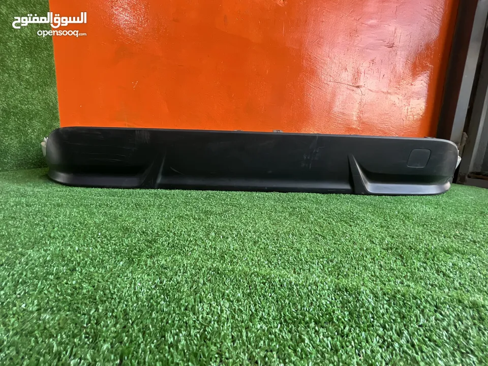 سبويلر سفلي طمبون خلفي تويوتا بريوس بيرسونا 2016-2018  مستعمل اصلي ياباني موضحه  ومتوفر جديد ومستعمل