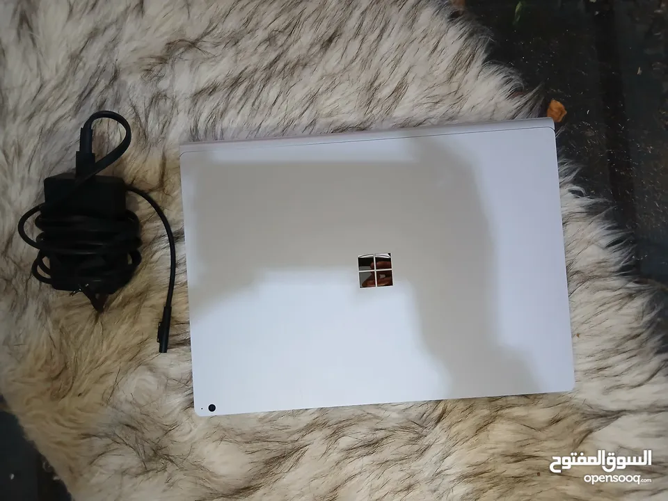 Microsoft Surface book 3 15", 16GB Ram, 256GB NVMe, NVIDIA 1660Ti, 4K UHD Touch   حالة الجديد ومكفول