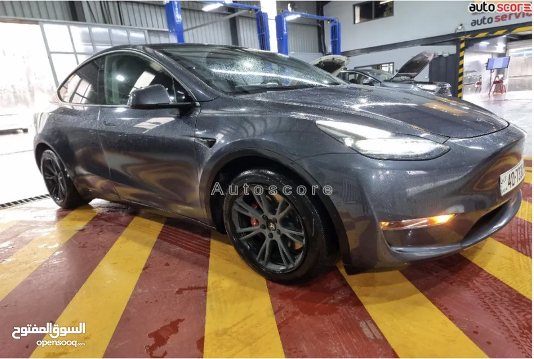 Tesla model Y long range 2022  Auto score B+ سبع مقاعد