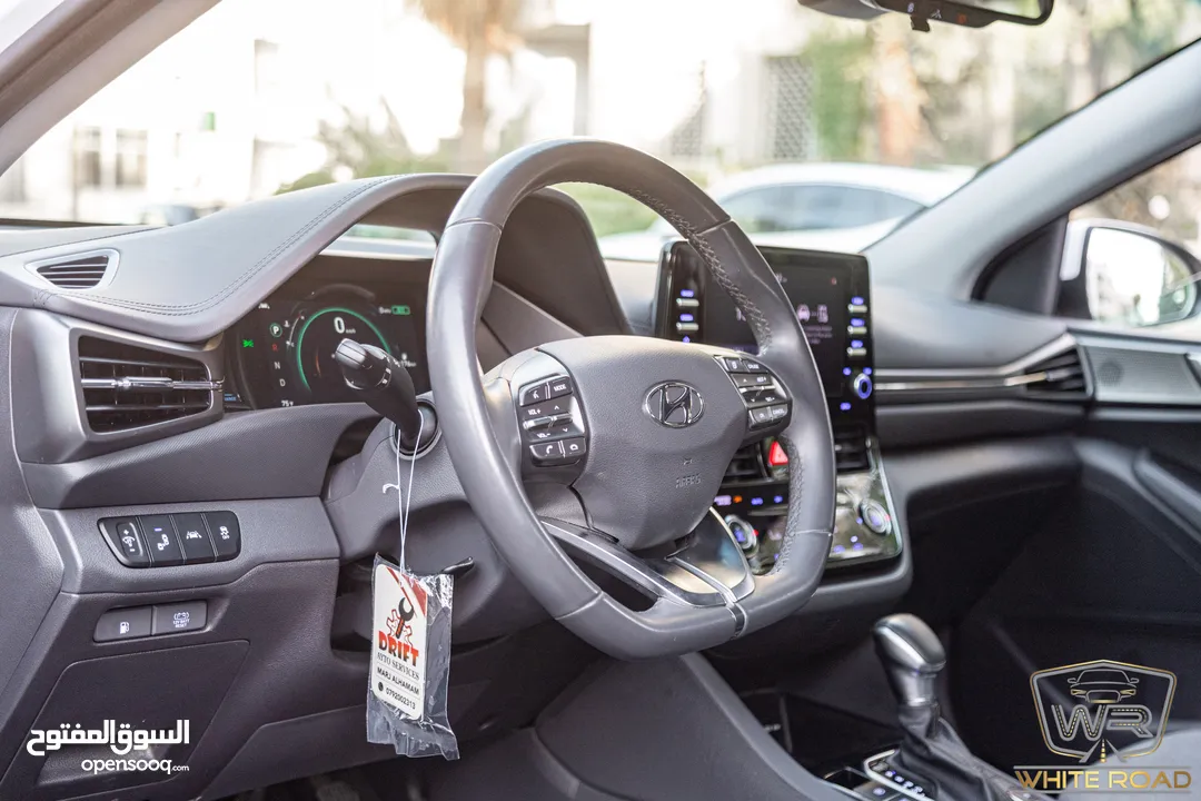 Hyundai Ioniq Hybrid 2021  السيارة وارد كوريا و بحالة ممتازة جدا و قطعت مسافة 135,000 كيلو متر
