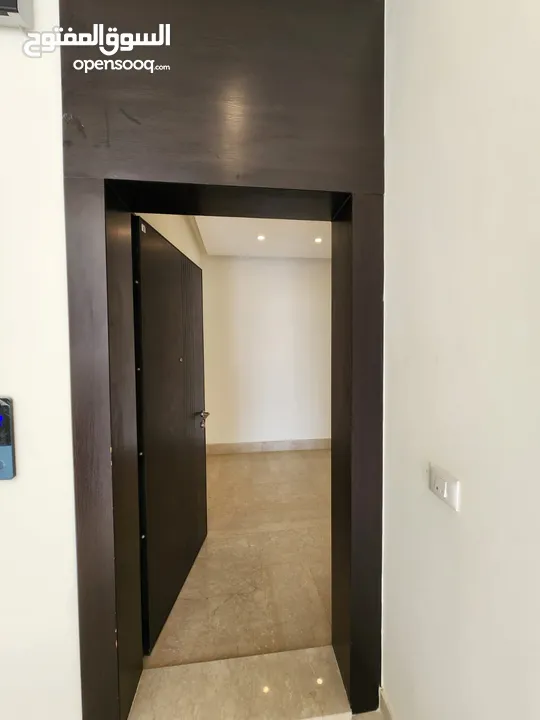 شقة طابقية فاخرة للبيع في عبدون ref : 14384