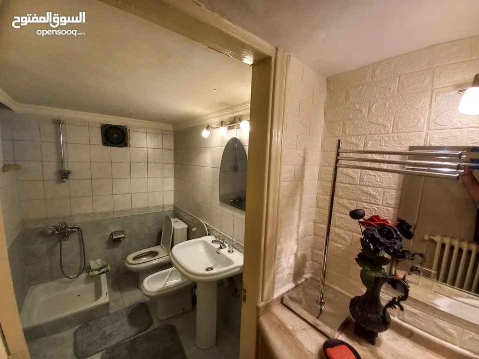 شقة غير مفروشة للإيجار 400م2 ( Property 16683 )-175107241