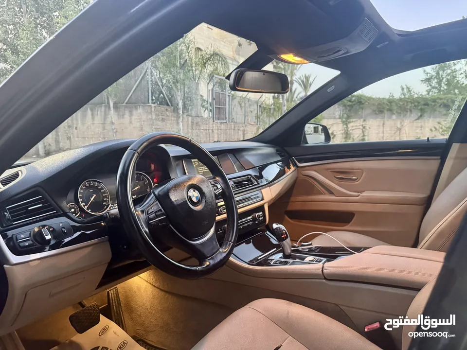 BMW520 2015