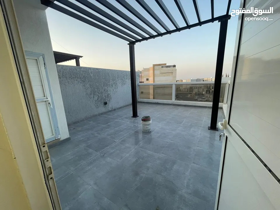 ^^BRAND NEW VILL FOR RENT IN ALZHIA 5 BED ROOM AND MAD'S ROOM 2HALL 2KITCHEN AND ROOF ^^