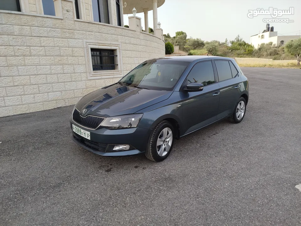 سكودا فابيا 2018 جير عادي متور 1000 تيربو بنزين قطارة بنزين كل 100 كيلو 50شيكل تقريباً