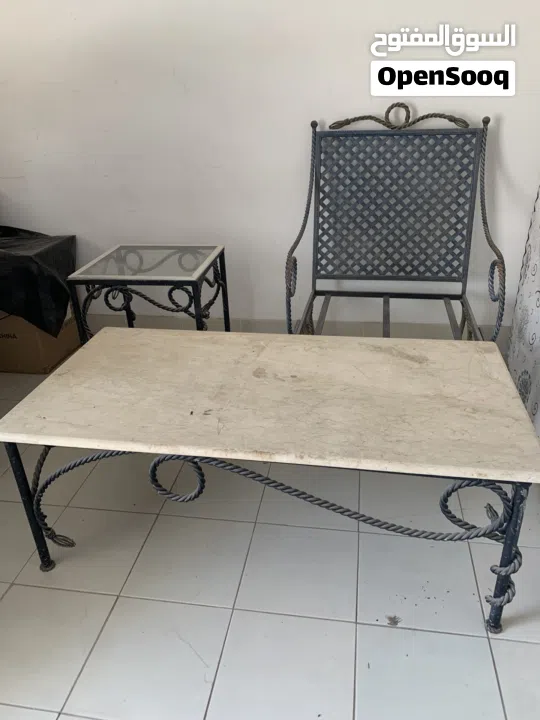 اثاث صالون او حلاق او مساج مستعمل للبيع