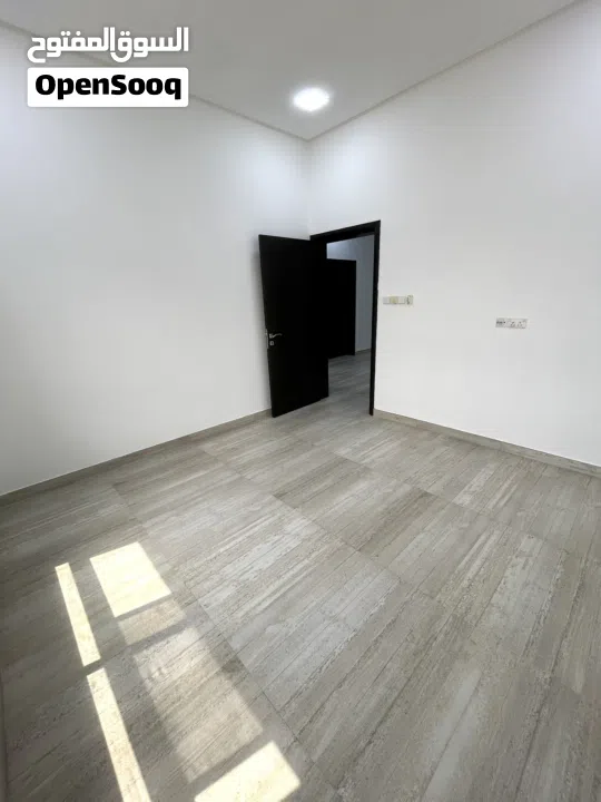 شقة للبيع في منطقة ابو قوة على خط السعودية