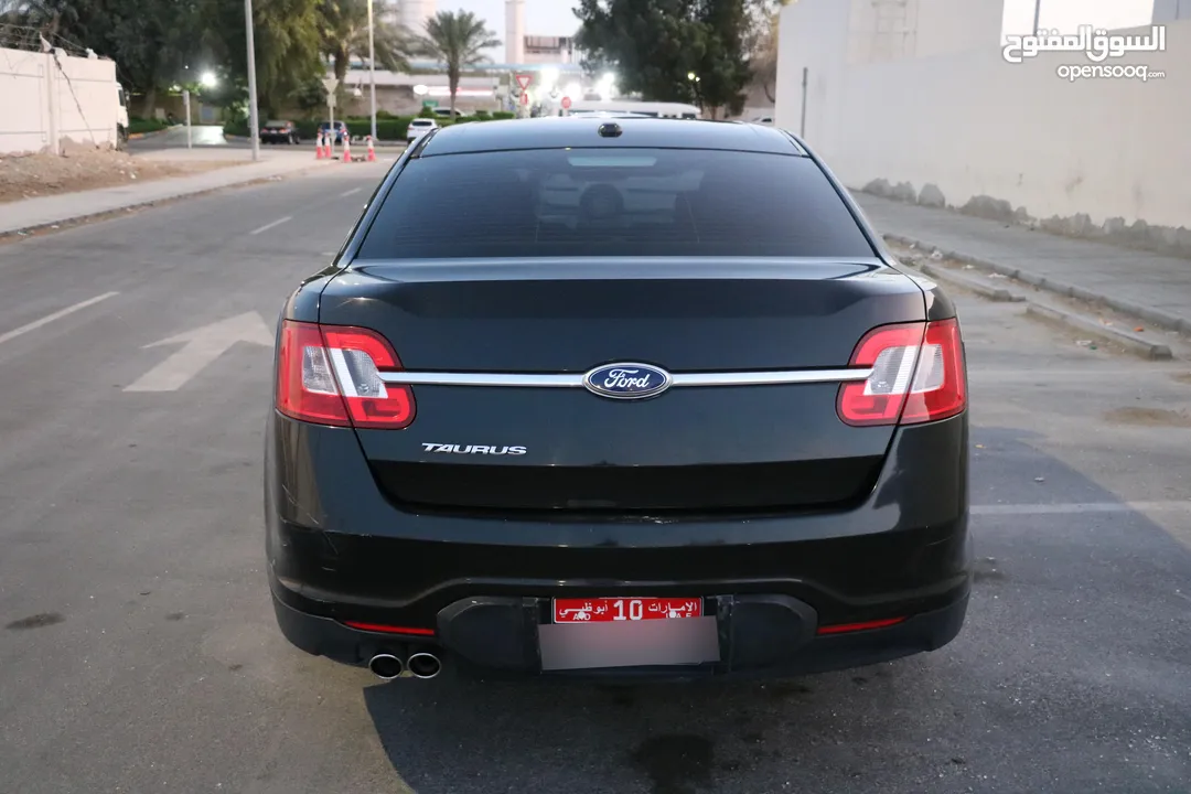 Ford Taurus 2011