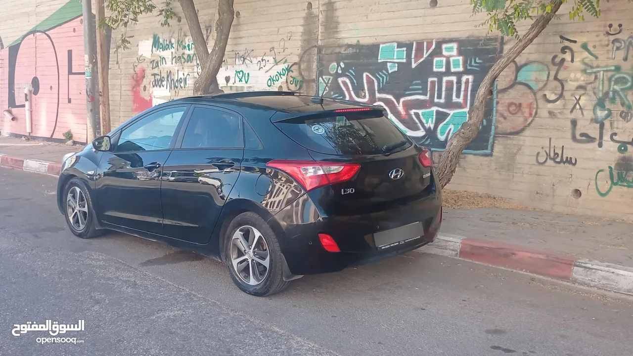 هيونداي i30 سنة 2016 اوتومات مع فتحة بانوراما....نخب