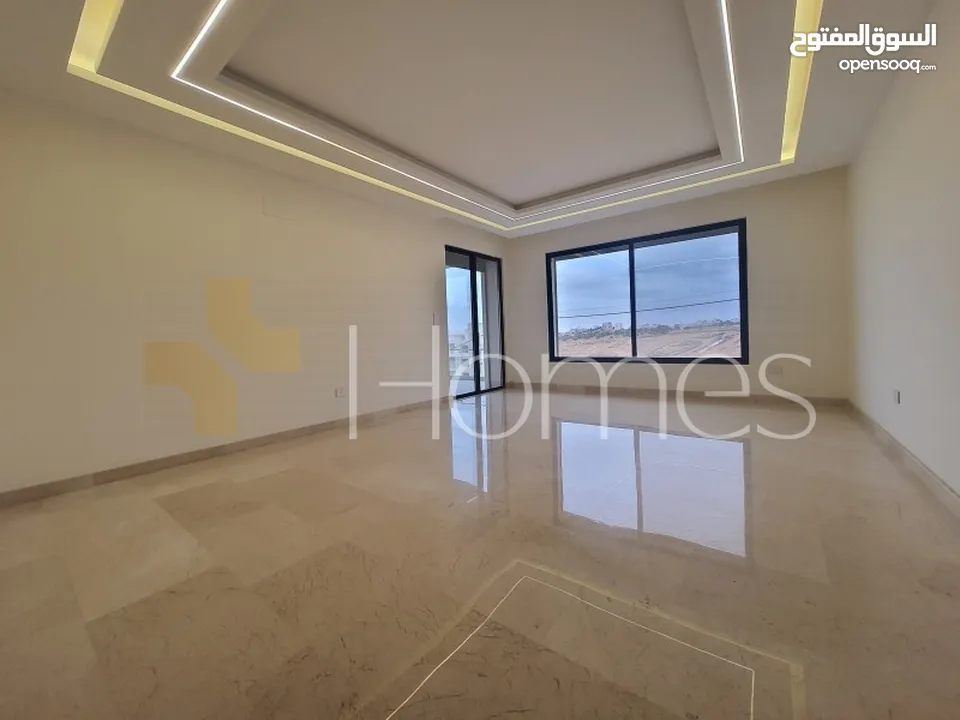 شقة طابق اول للبيع في رجم عميش بمساحة بناء 212م