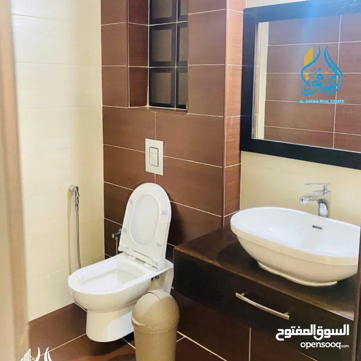 شقه مميزة موقع هادئ و استراتيجي مع مدخل خاص الارسال