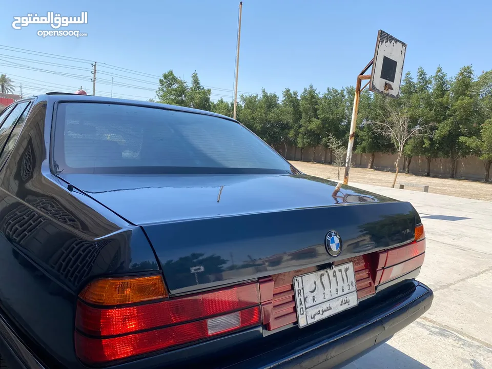 BMW  735 نظيفة  للبيع
