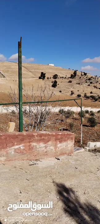 قفقفا 13 دنم منطقة مزارع وشاليهات وطبيعة خلابة مسيجة جدار حجر