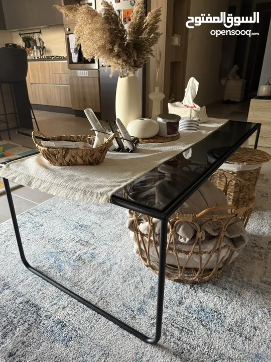 طاولة وسط شكل مودرن-  Coffee Table