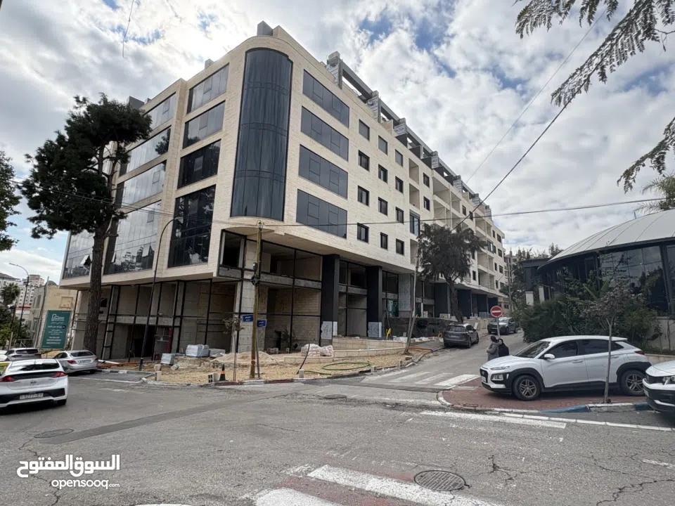 محل جديد للبيع شارع حيوي وتجاري