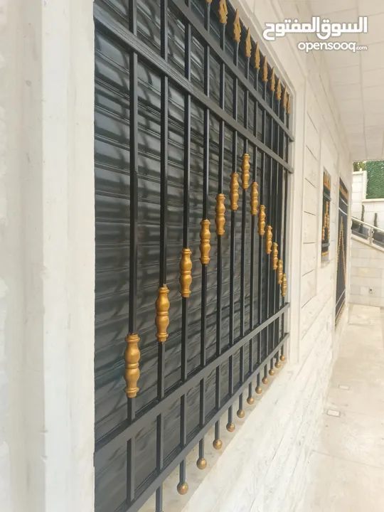 شركة royal cleaning لخدمات التنظيف الشاملة للمنازل والمؤسسات والشركات والمنازل حديثة البناء .