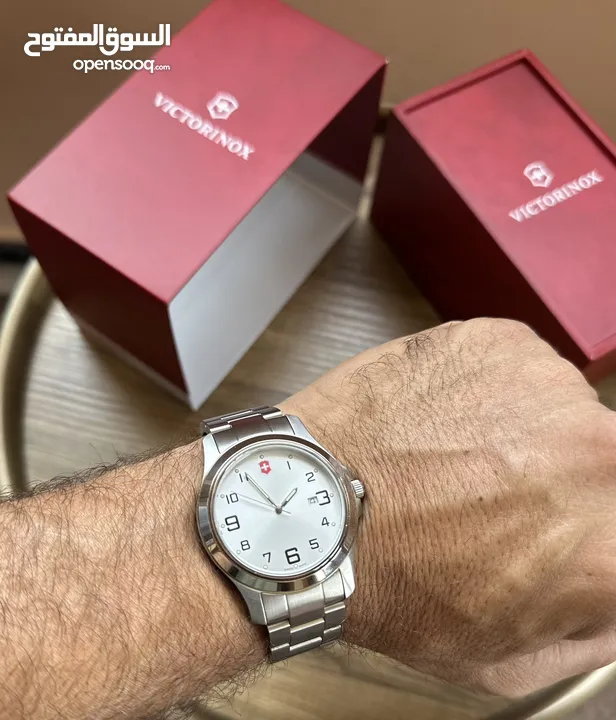 VICTORINOX SWISS ARMY