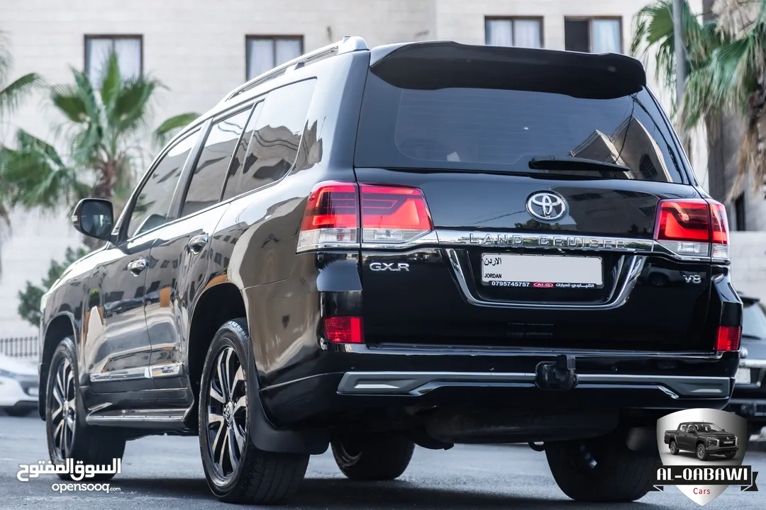Toyota Land Cruiser 2017 Gx-r V8  السيارة بحالة الوكالة و قطعت مسافة 141,000 كم   اللون : اسود