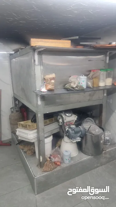 مطعم ومشاوي وسناكات ومناقيش وبيتزا للبيع بسعر مغري وقابل للتفاوض