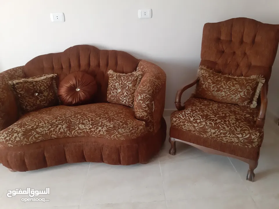 بسعر مغري طقم كنب خشب سويد  ثقيل جدا