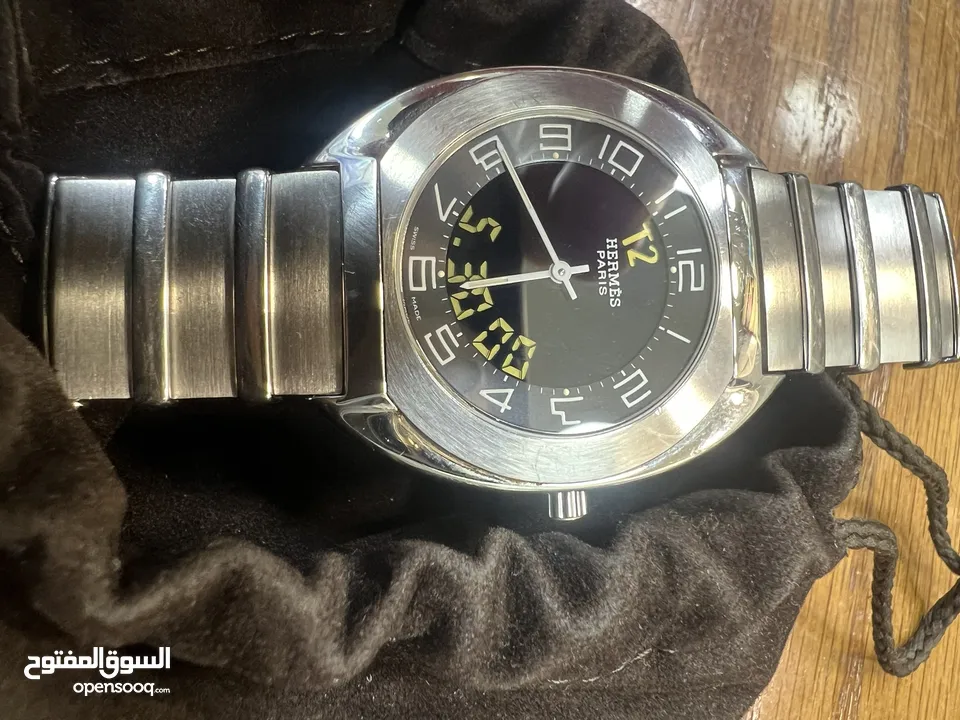 لاصحاب الذوق الرفيع ساعة سويسرية اصلية 100%ماركة هيرميس HERMES  استخدام بسيط جدا بسعر ممتاز