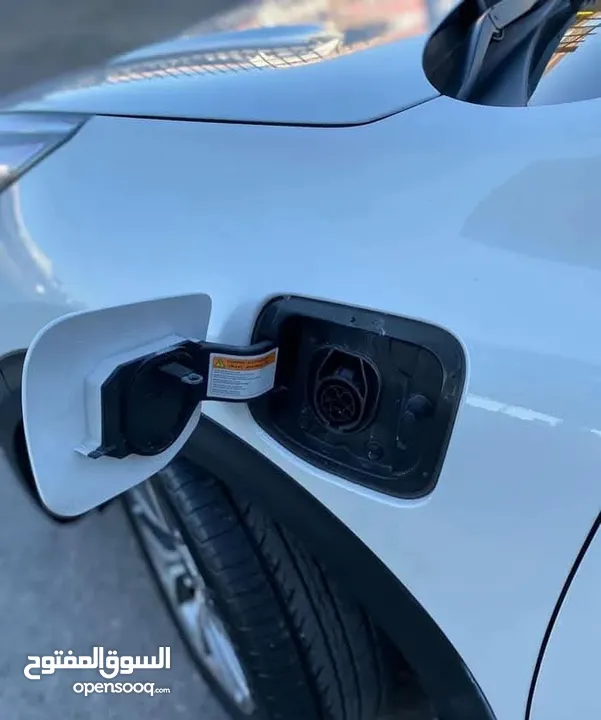 نيرو هايبرد 2022 Plug-in اعلى صنف مع فتحه فحص كامل كلين تايتل بسعر مغري جدا