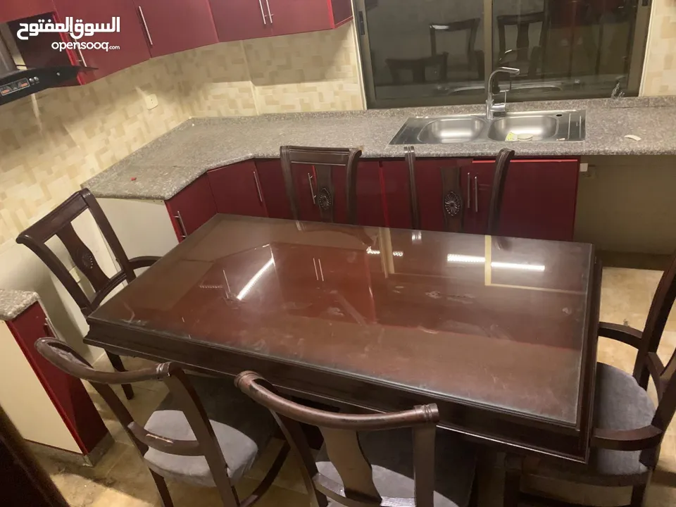 طاوله سفره مستعمله بسعر مغري