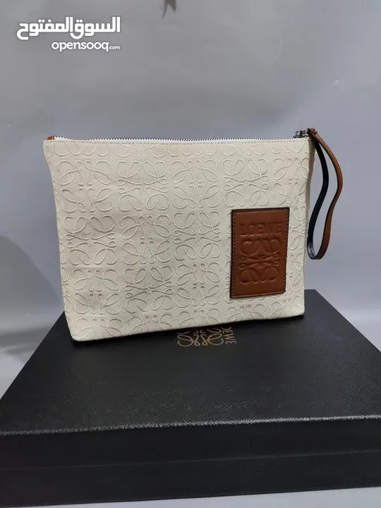 Cross body and hand for women.
