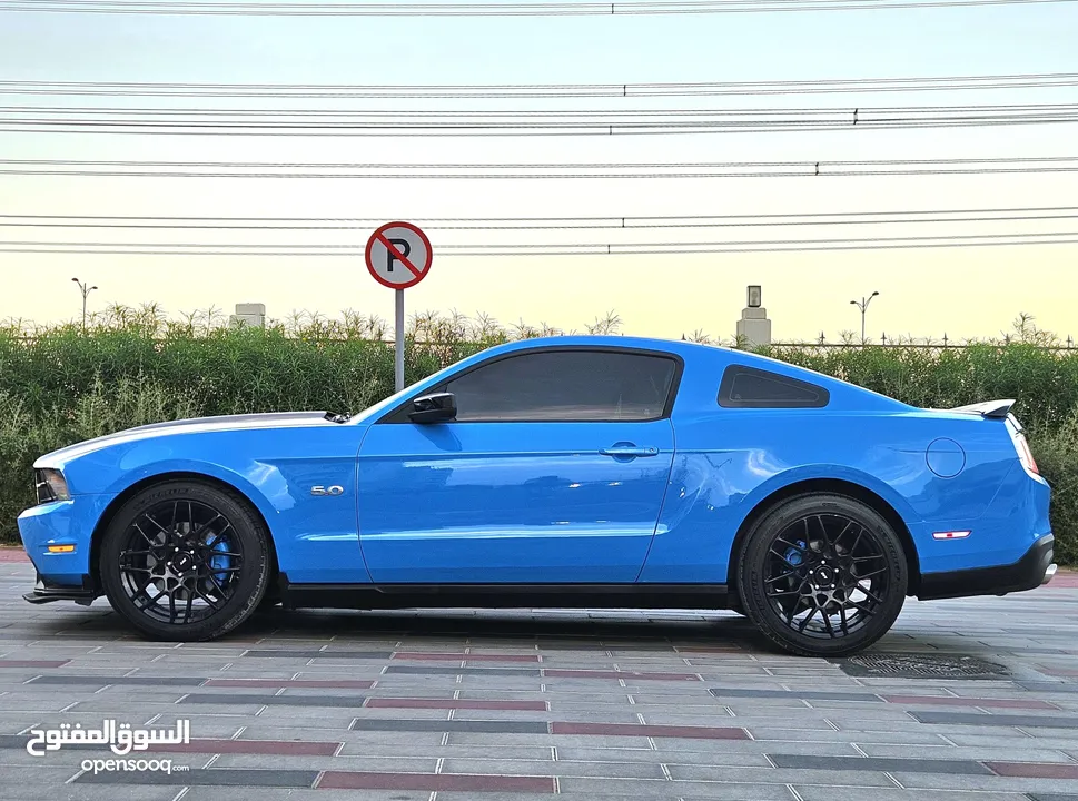 2012 Ford Mustang GT V8 (Gcc Specs / Panoramic Roof / Leather Seats / Telsa Design Screen)