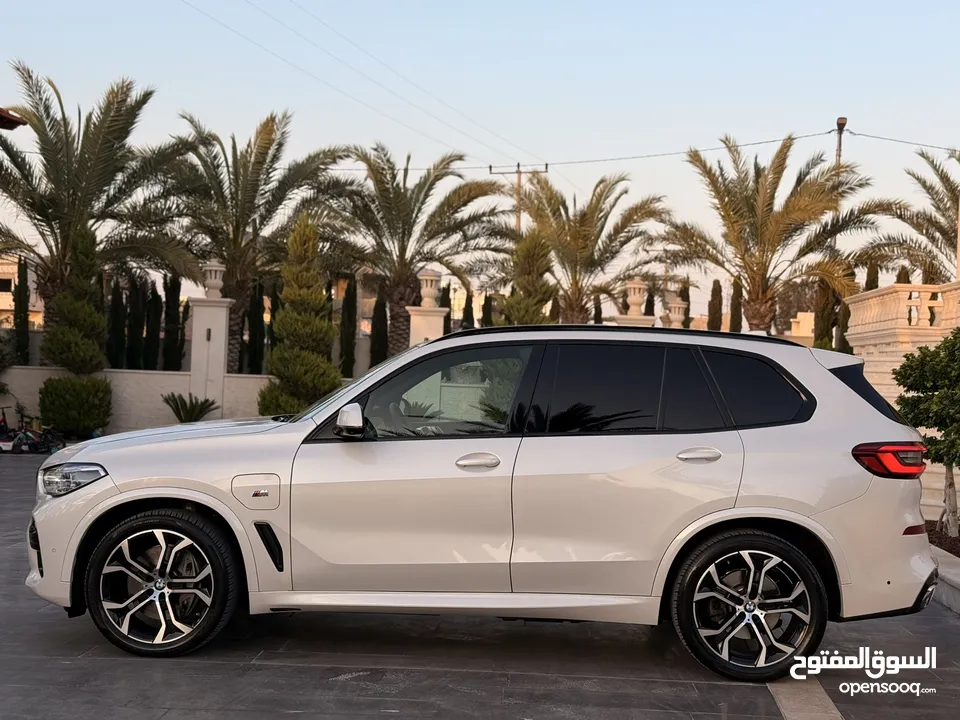 BMW X5 2020 M Sport plug in وارد الشركة اعلا صنف فحص كامل لون مميز بسعر مغرري السياره بحاله الوكاله